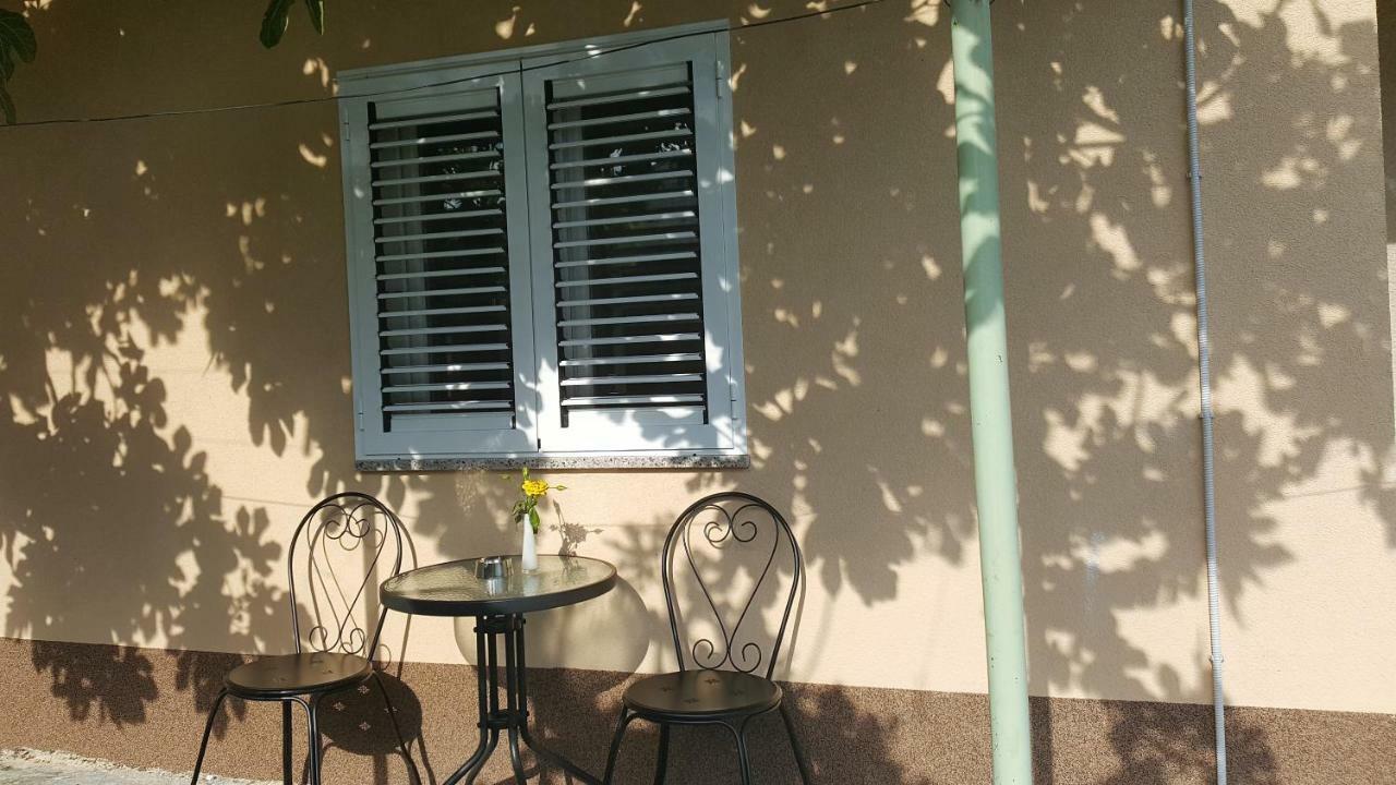 Apartment Aria With Private Parking Split Exterior photo